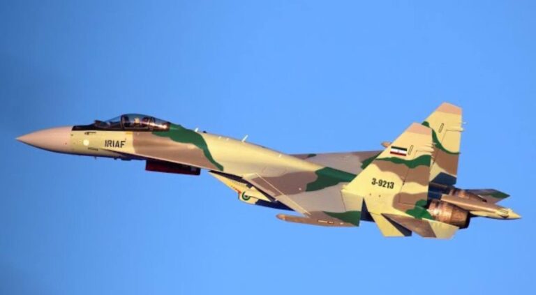 Sukhoi Su-35S Flanker-E in volo, caccia multiruolo russo derivato dal Su-27